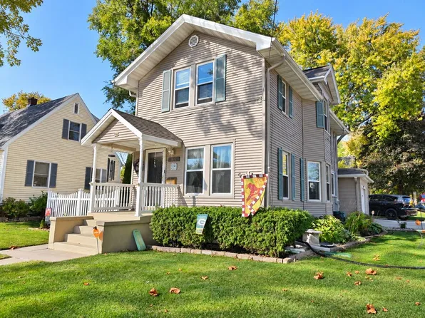 924 E New York Ave, Oshkosh, WI 54901
