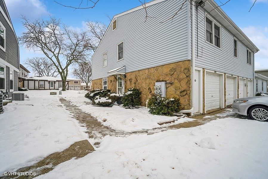 1st image of 326 Mallard Ct #326