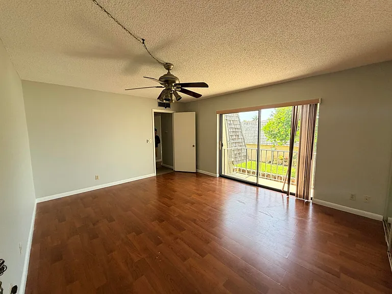 37 Lake Arbor Dr — Photo 9