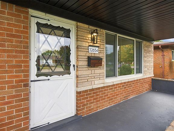 5th image of 32654 Bunert Rd