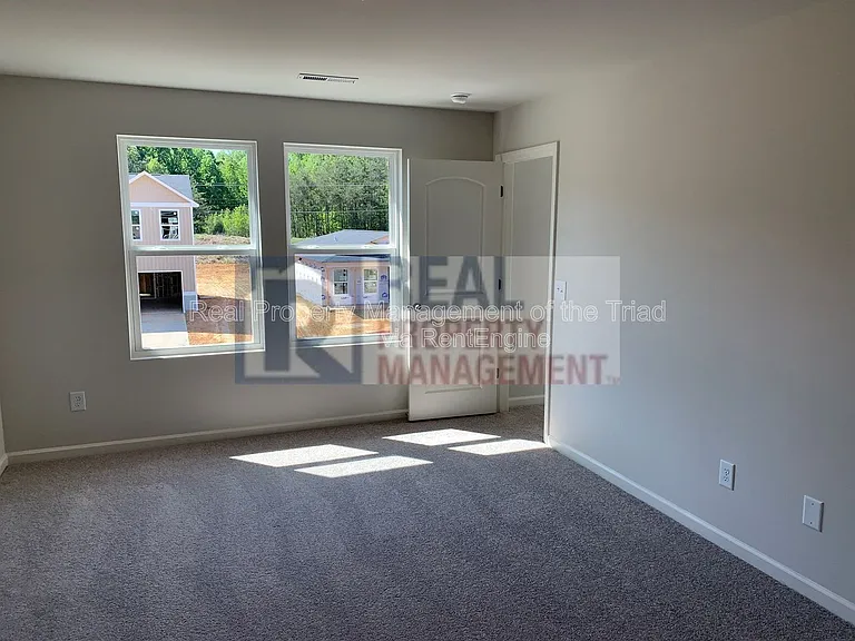 4100 Devonwood Ct — Photo 14