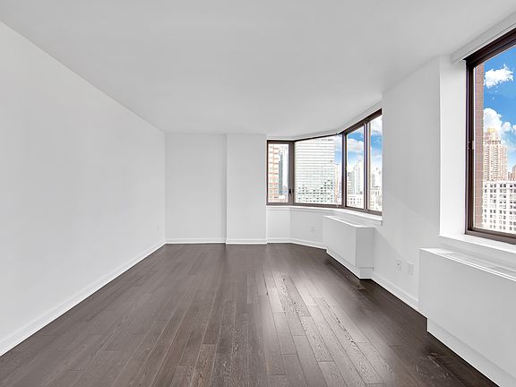 3rd image of 77 W 24th St APT 29F