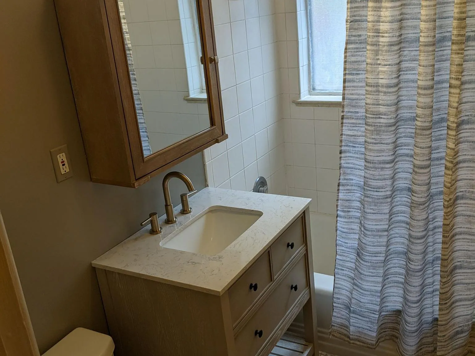 880 S Emerson St — Photo 4