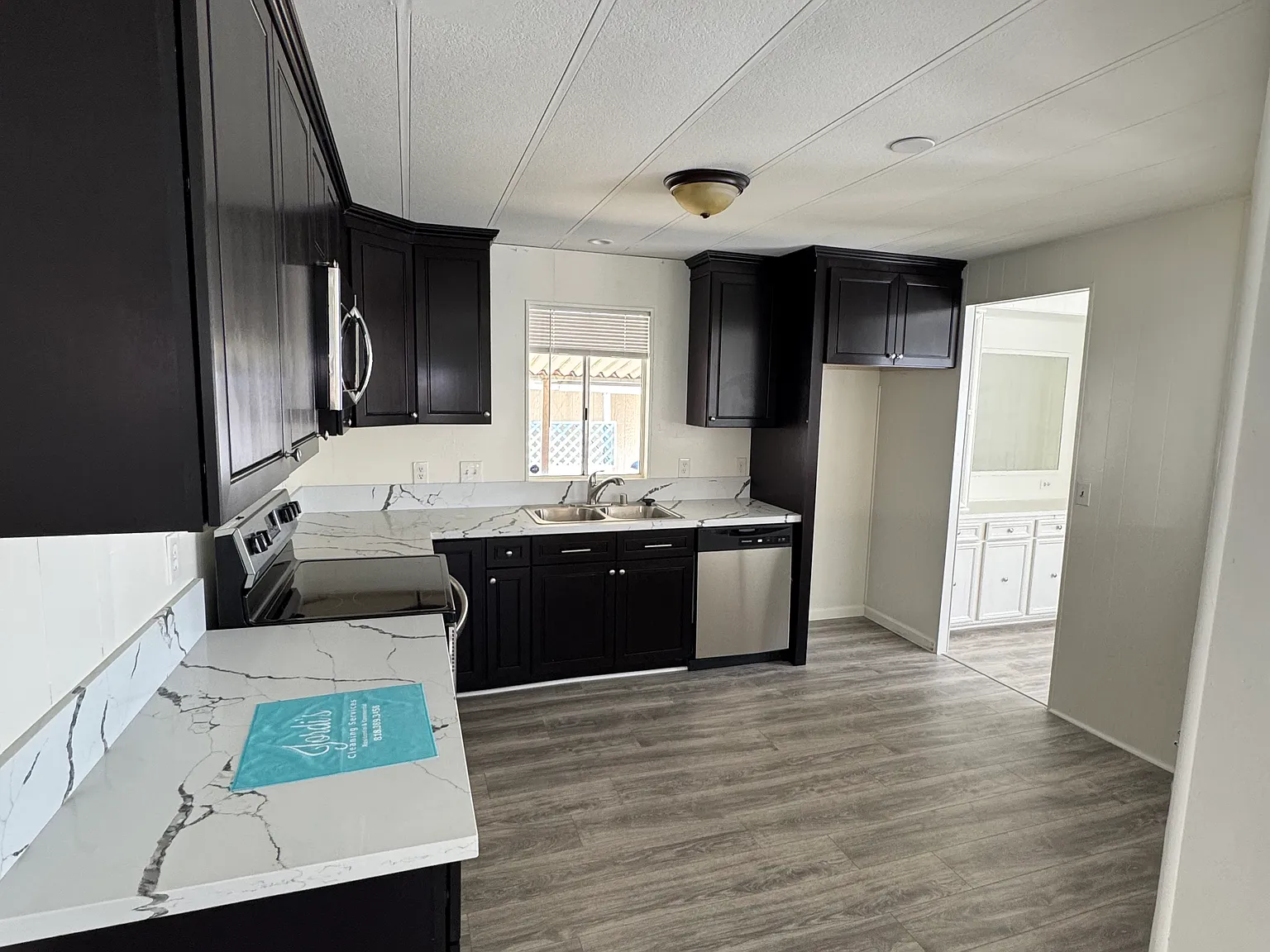 2 bed, 2.0 bath, 1152 sqft, $3,300 — Photo 2