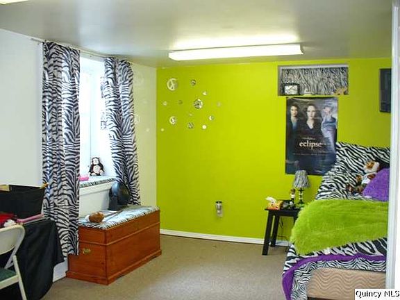 Home for Sale in Quincy, IL $89,000