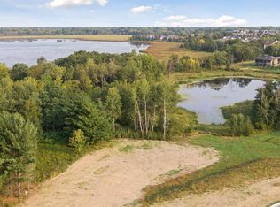 17 Pondview Trl, North Oaks, MN 55127