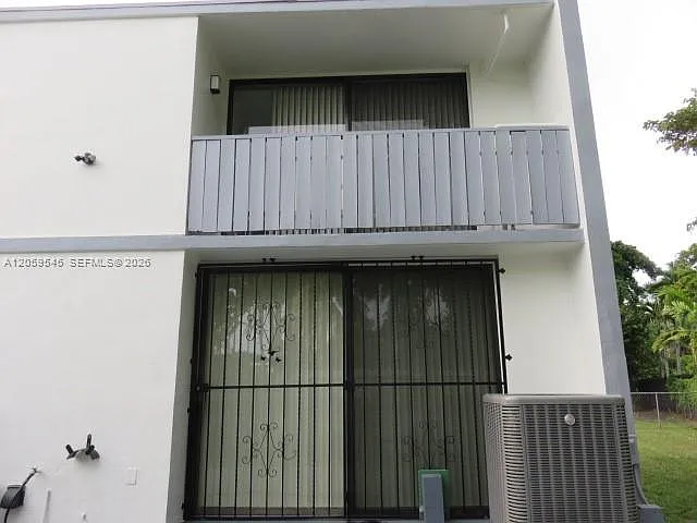 12300 SW 18th Ter #0 — Photo 37