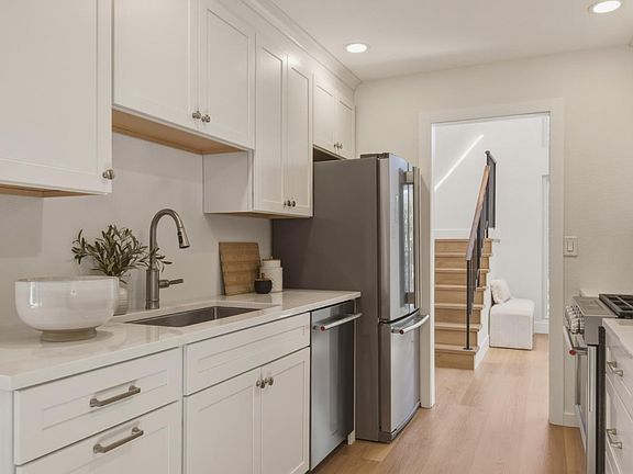 4th image of 1360 Josselyn Canyon Rd APT 43