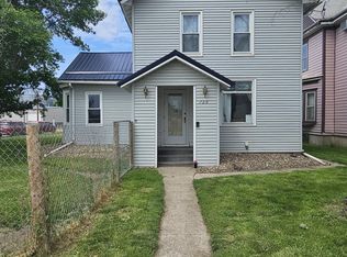 726 E 2nd St, Redfield, SD 57469
