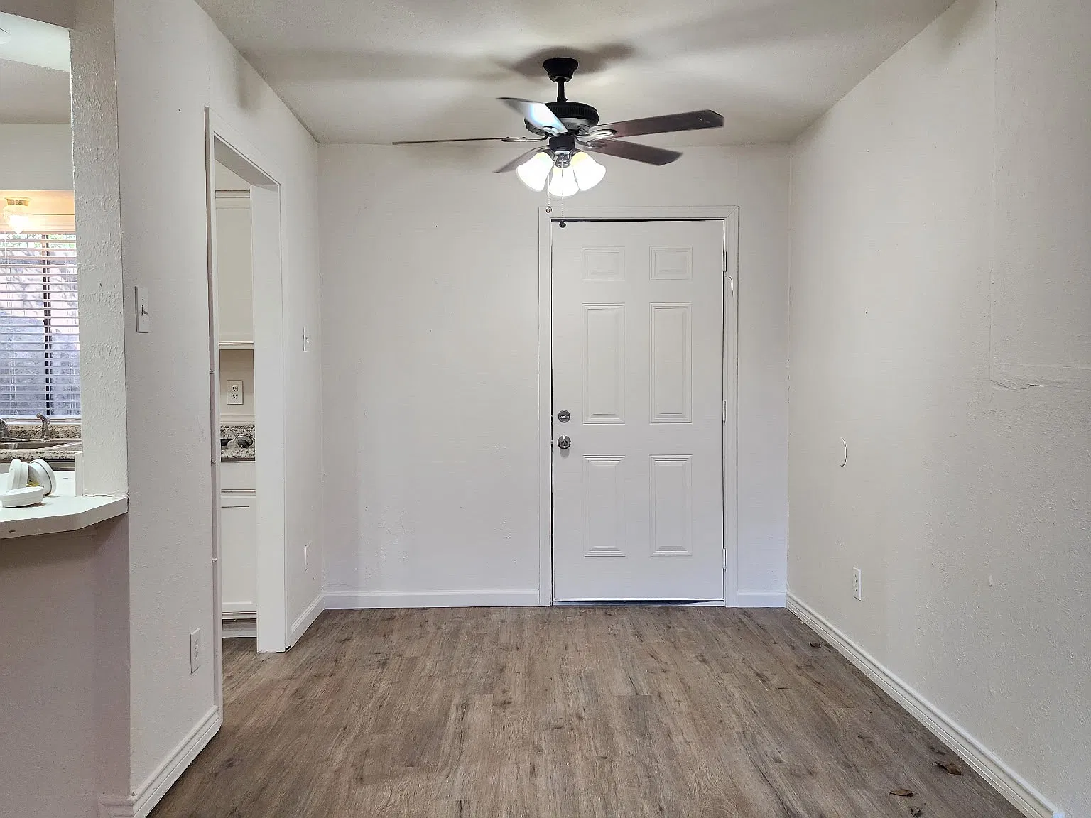 2 bed, 1092 sqft, $1,850 — Photo 2