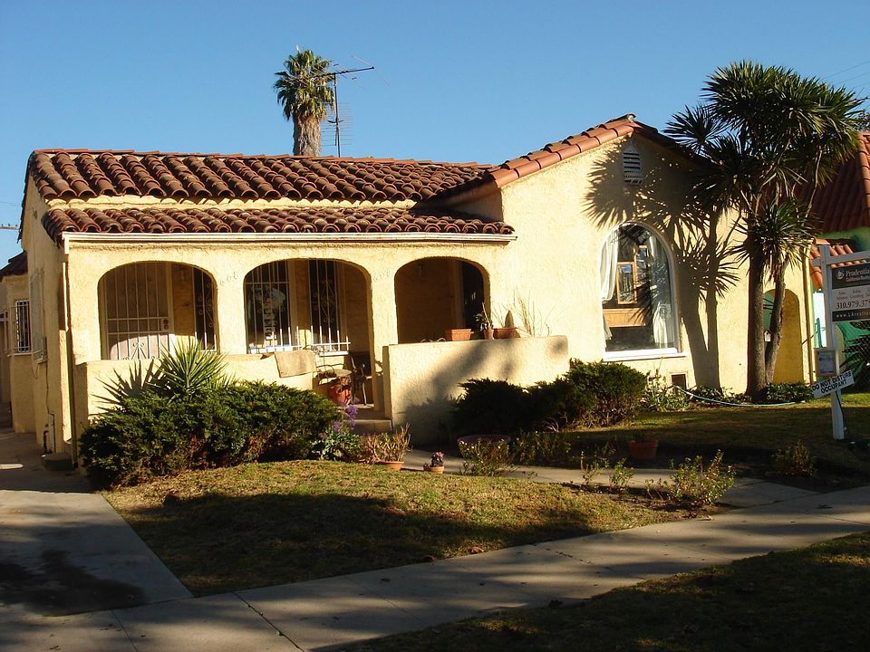 1st image of 606 N Poinsettia Pl