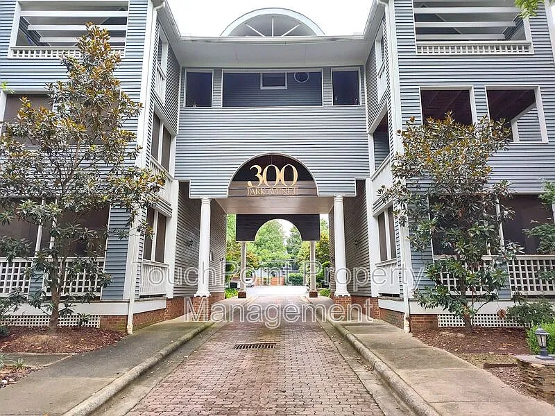 2 bed, 2.0 bath, 1056 sqft, $2,325 — Photo 3
