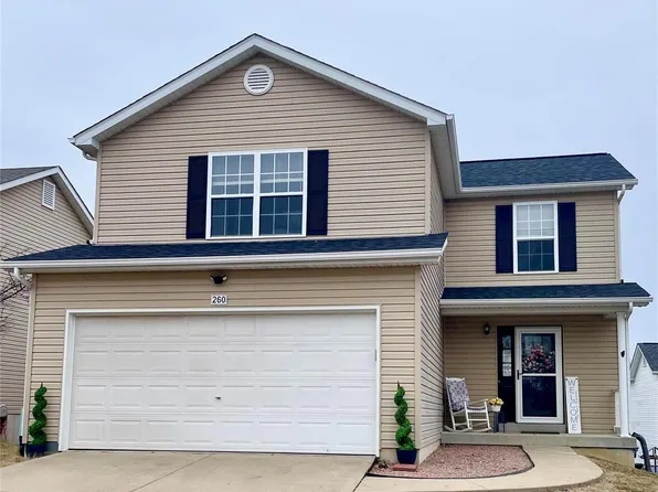 260 Equestrian Dr, Winfield, MO 63389
