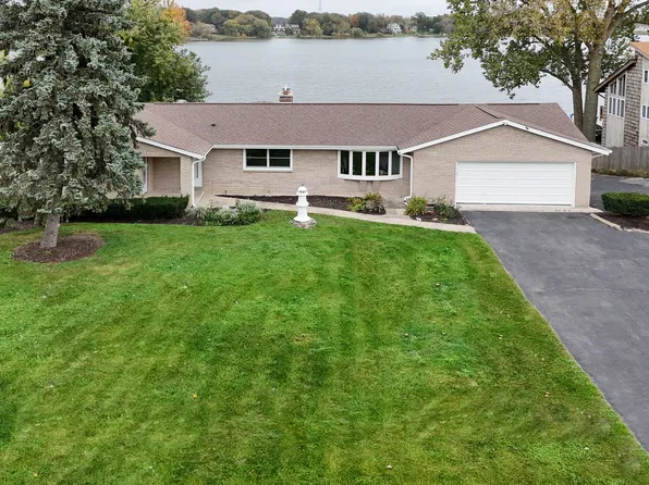 36897 N Nathan Hale Dr, Lake Villa, IL 60046