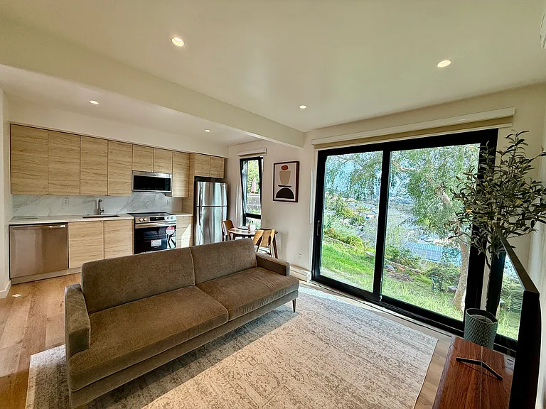 2375 Vancouver Ave #1 — Photo 9