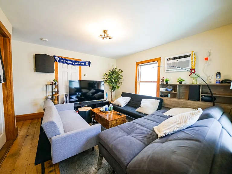 357 Columbia St #2 — Photo 3