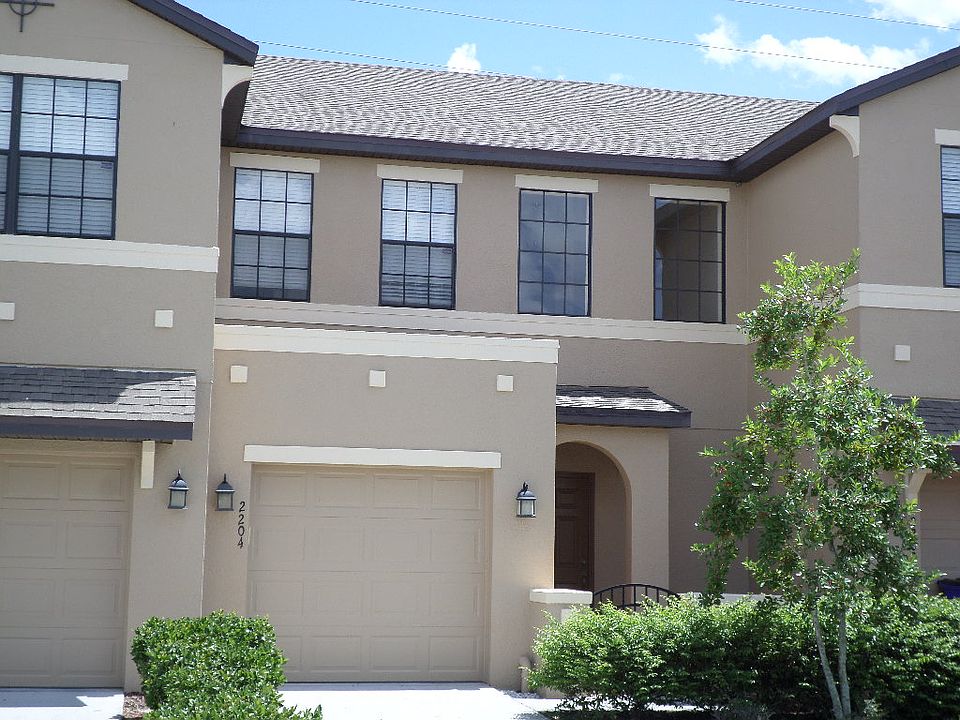 1st image of 2204 7 Oaks Dr