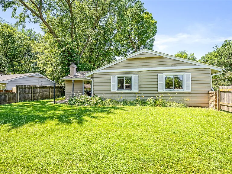 3735 Highcrest Rd — Photo 26