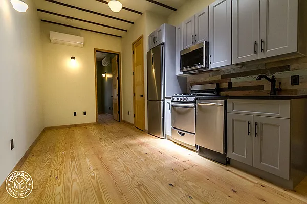 Rented by MySpaceNYC | media 4