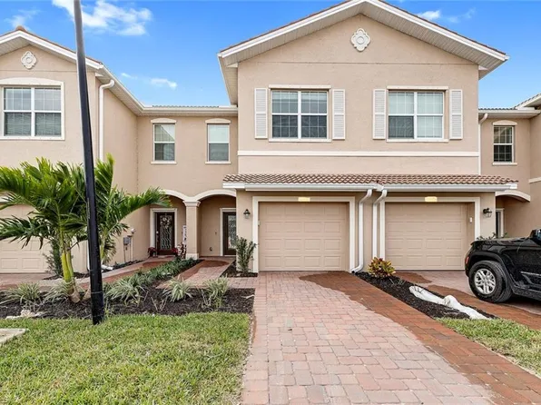 2827 Blossom Way, Naples, FL 34120