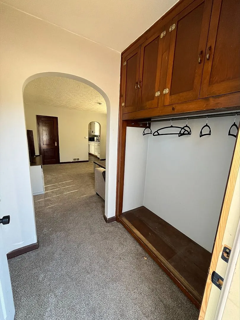 Unique Apartment Awaits You! — Photo 3