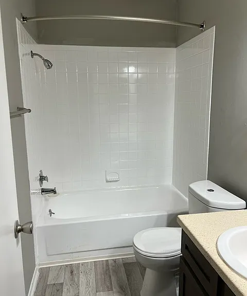 Carriage House Apartments — Photo 32