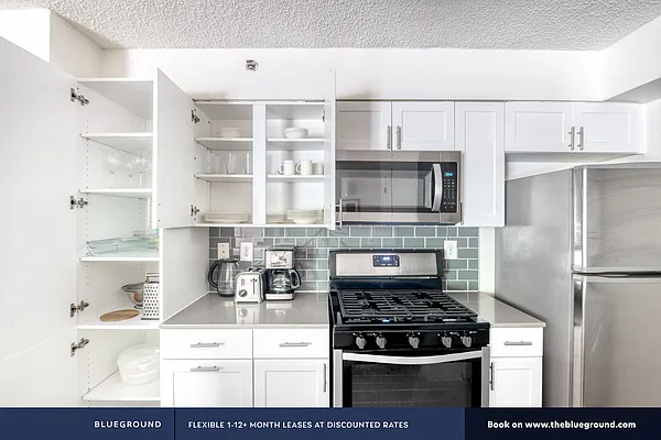 Rented by The Blueground | media 247