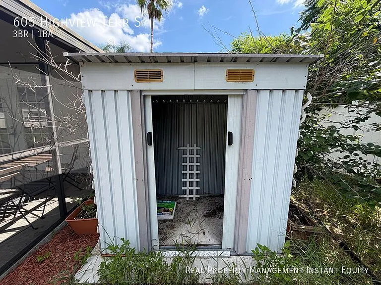 605 Highview Ter S — Photo 22