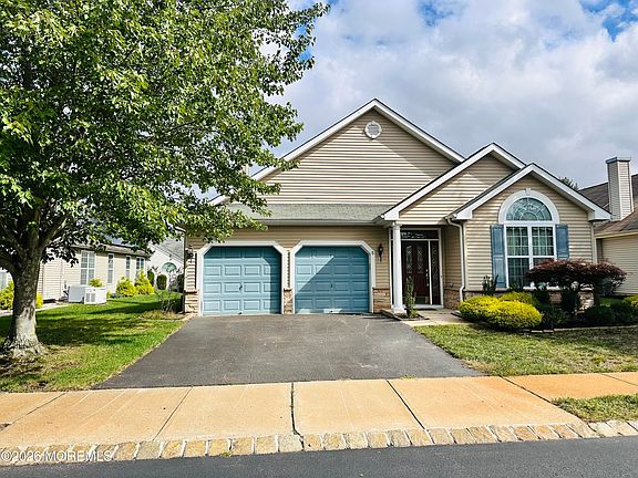 4th image of 10 Woodview Drive