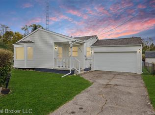 1445 Ready Ave, Burton, MI 48529