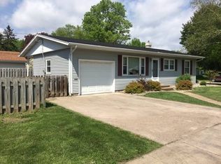 1906 Winchester Ave, Oshkosh, WI 54901