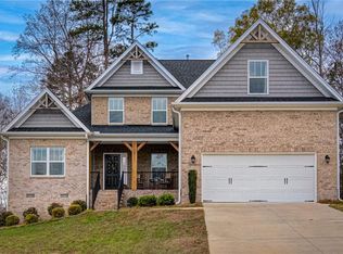 311 Meadowfield Run, Clemmons, NC 27012