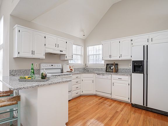 2nd image of 14801 Hardy St
