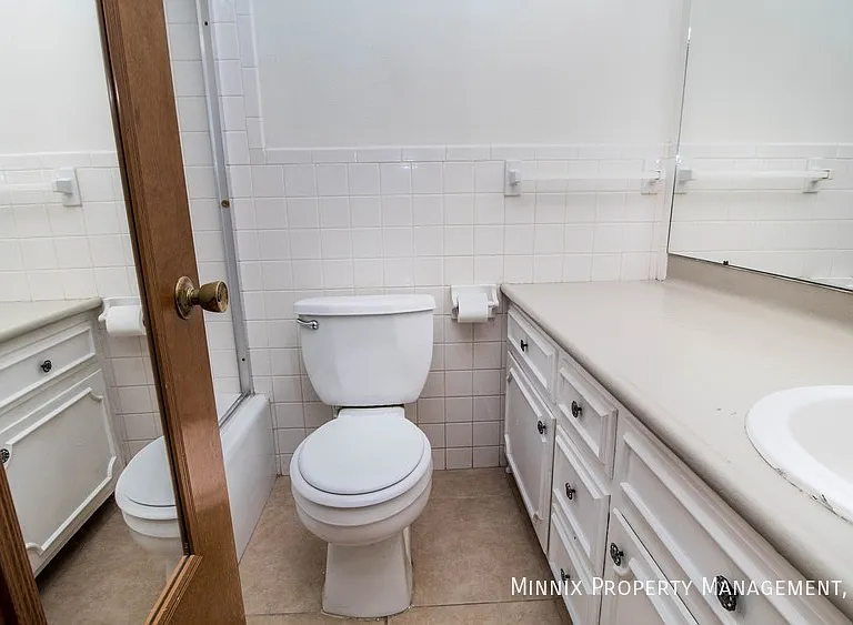 4414 52nd St — Photo 24