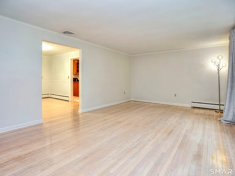 10 Woodcock Ln — Photo 6