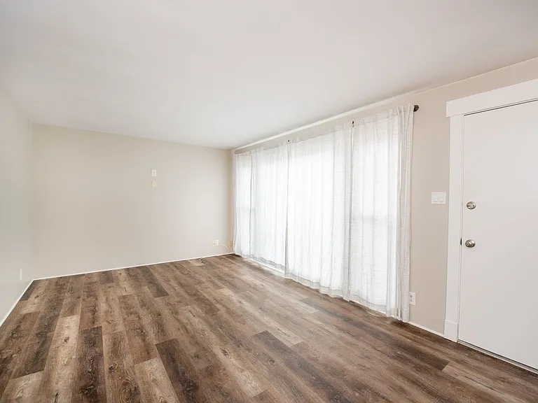 224 Frankfort Ave — Photo 5