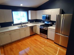 3256 Silverbrook Dr, Oakland Twp, MI 48306