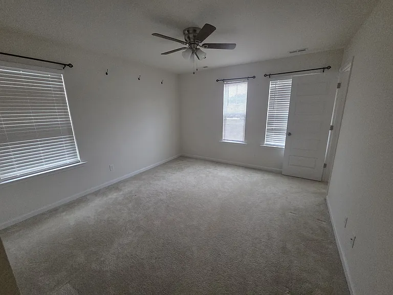 125 Meadows Landing Ln — Photo 13