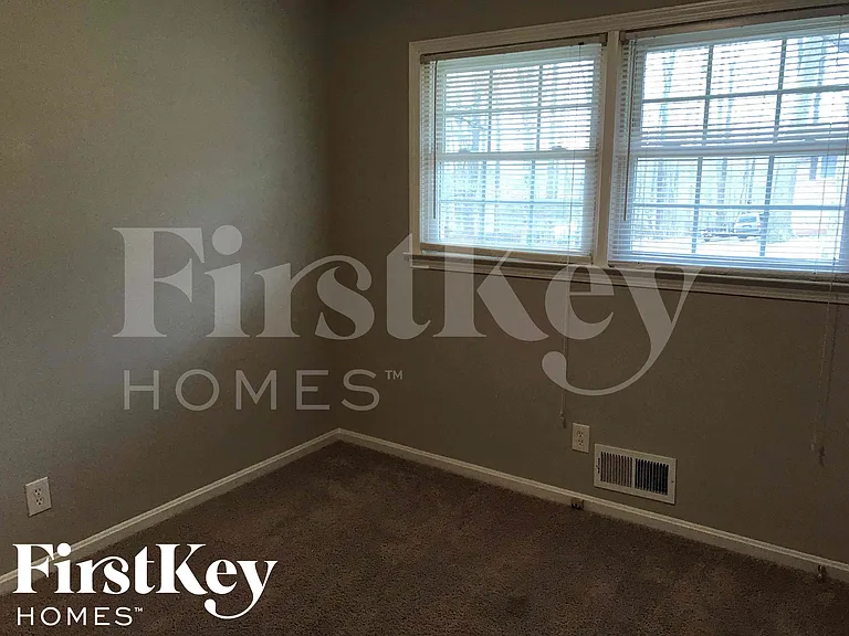147 Shady Lane Cir — Photo 10