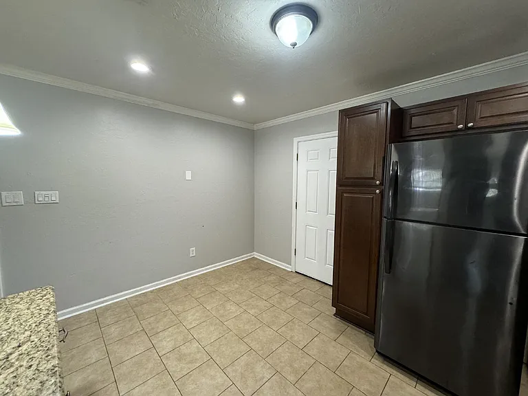 1307 Callen St — Photo 9
