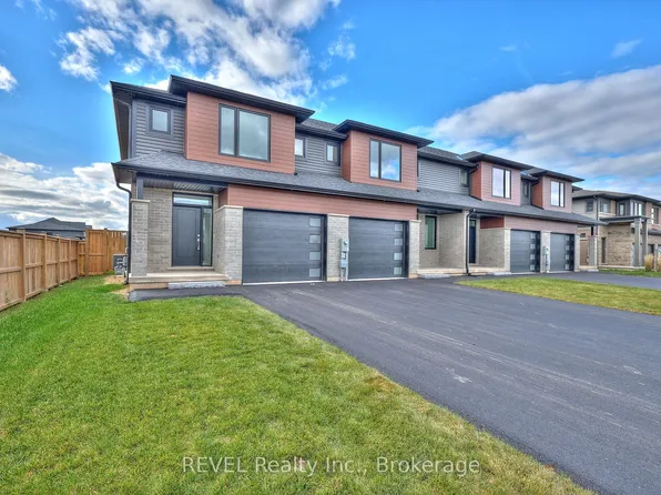 7445 Matteo Dr, Niagara Falls, ON L2H 3T3