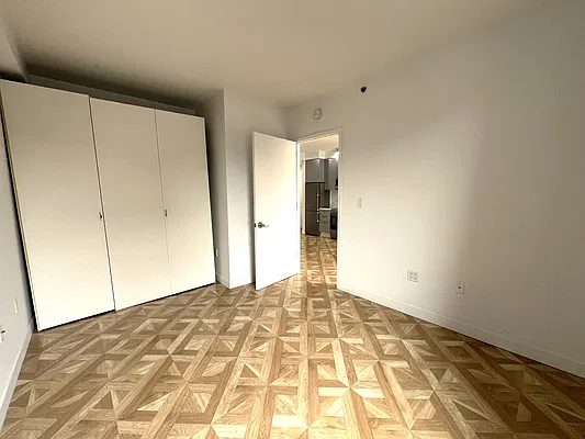 Rented by Akam Sales and Brokerage | media 4
