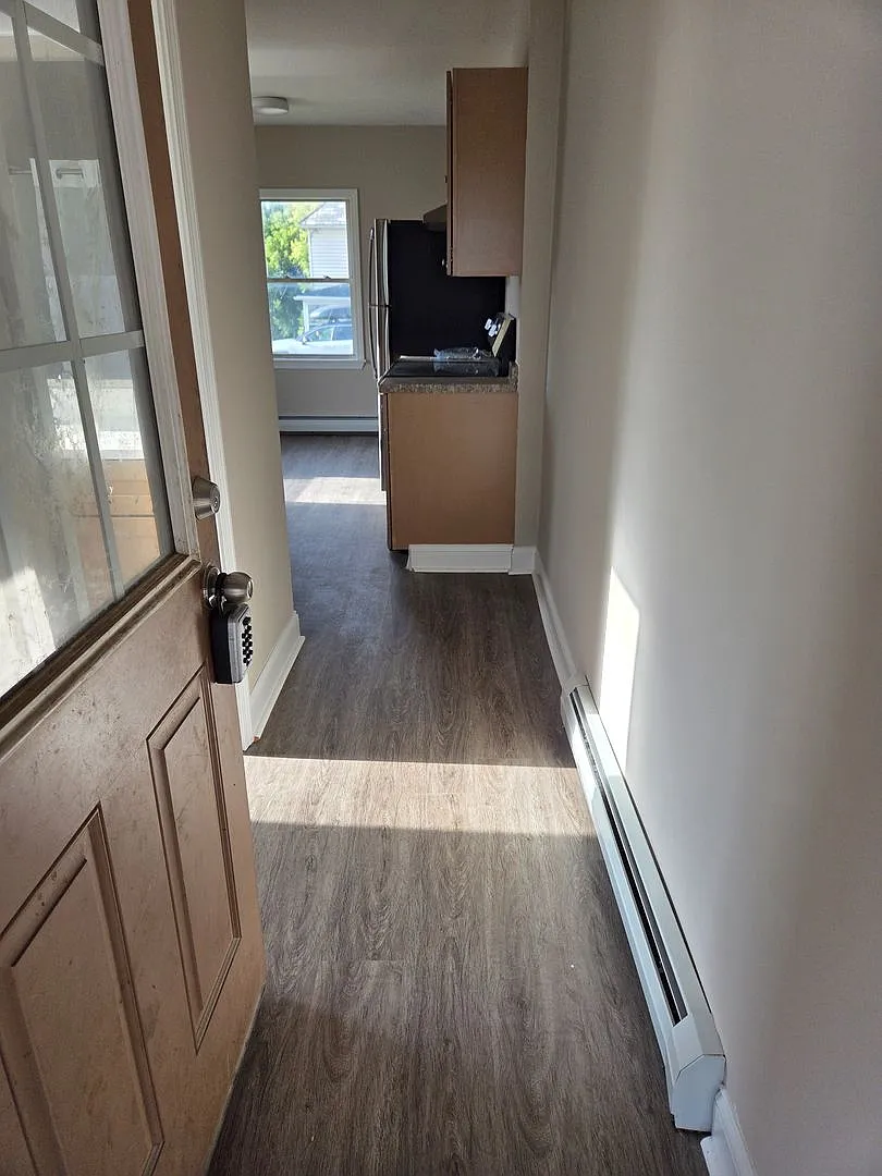 49 East Spring St — Photo 3