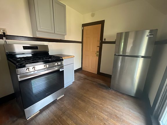 2nd image of 163 Barton St #3