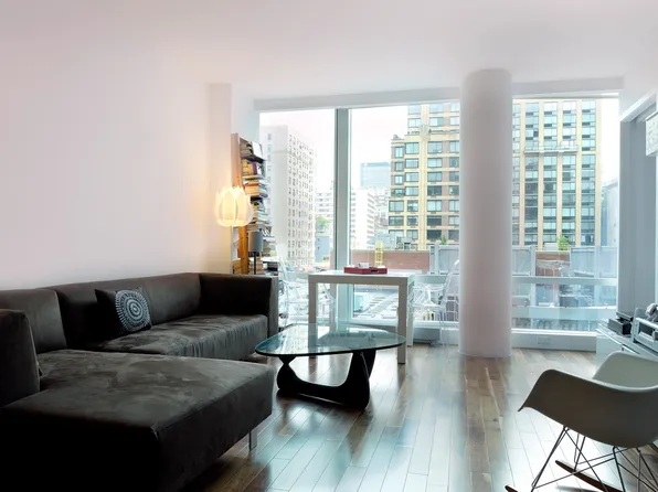166 West 18th Street image 1 of 6