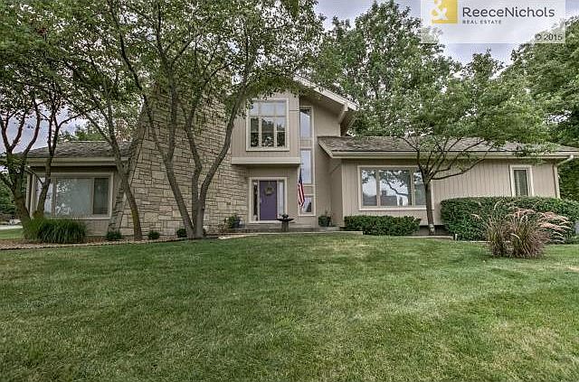 1st image of 8405 N Vista Cir