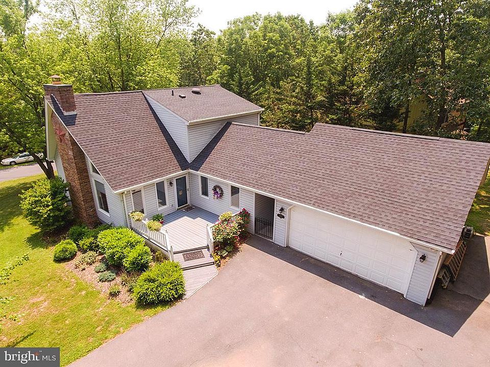 1st image of 1300 Lakeview Dr