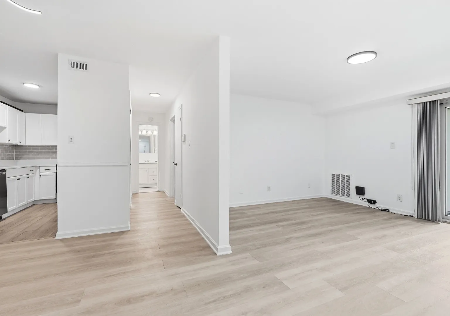 5976 Westchester Park Dr - T1 — Photo 3
