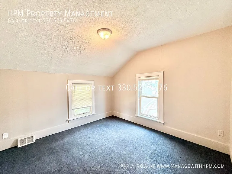 2202 Brownlee Ave NE — Photo 22