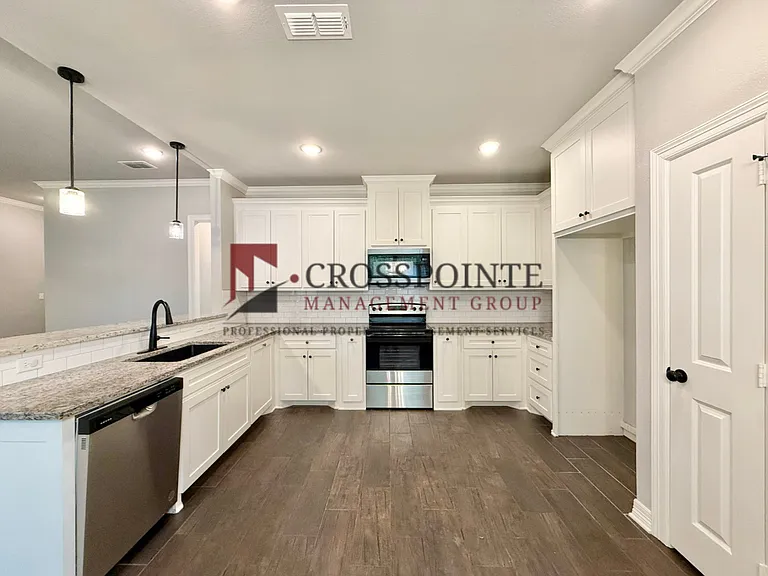 109 Rose Row Ln — Photo 6